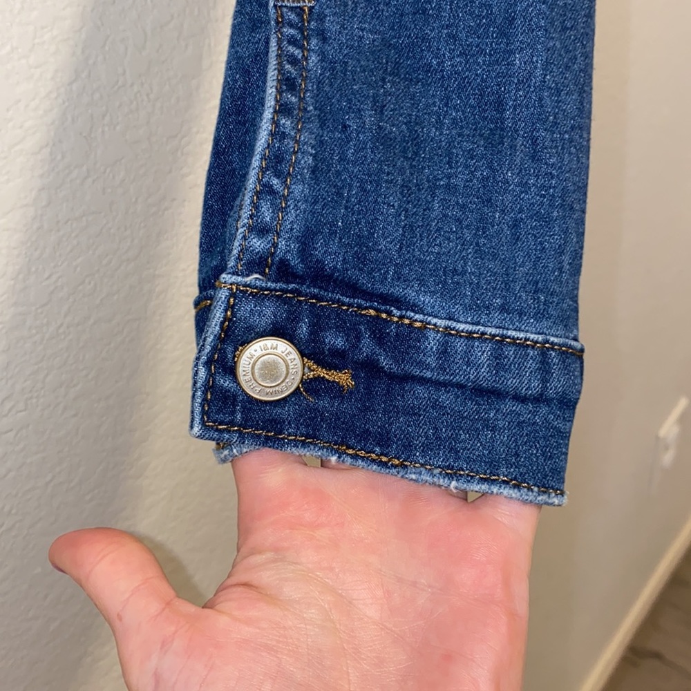 Jacket - Picture 2 of 10